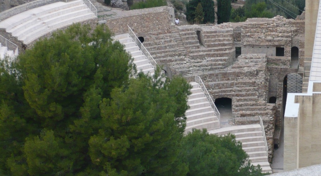 Vista parcial Teatro Romano s I EC, primer edificio declarado Monumento Nacional en 1896